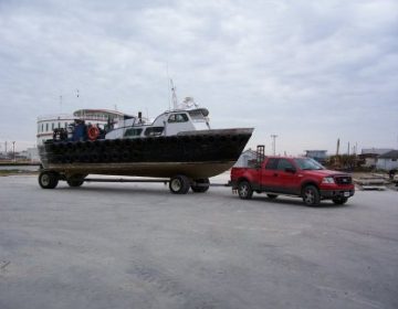 repairs-crew-boats (1)